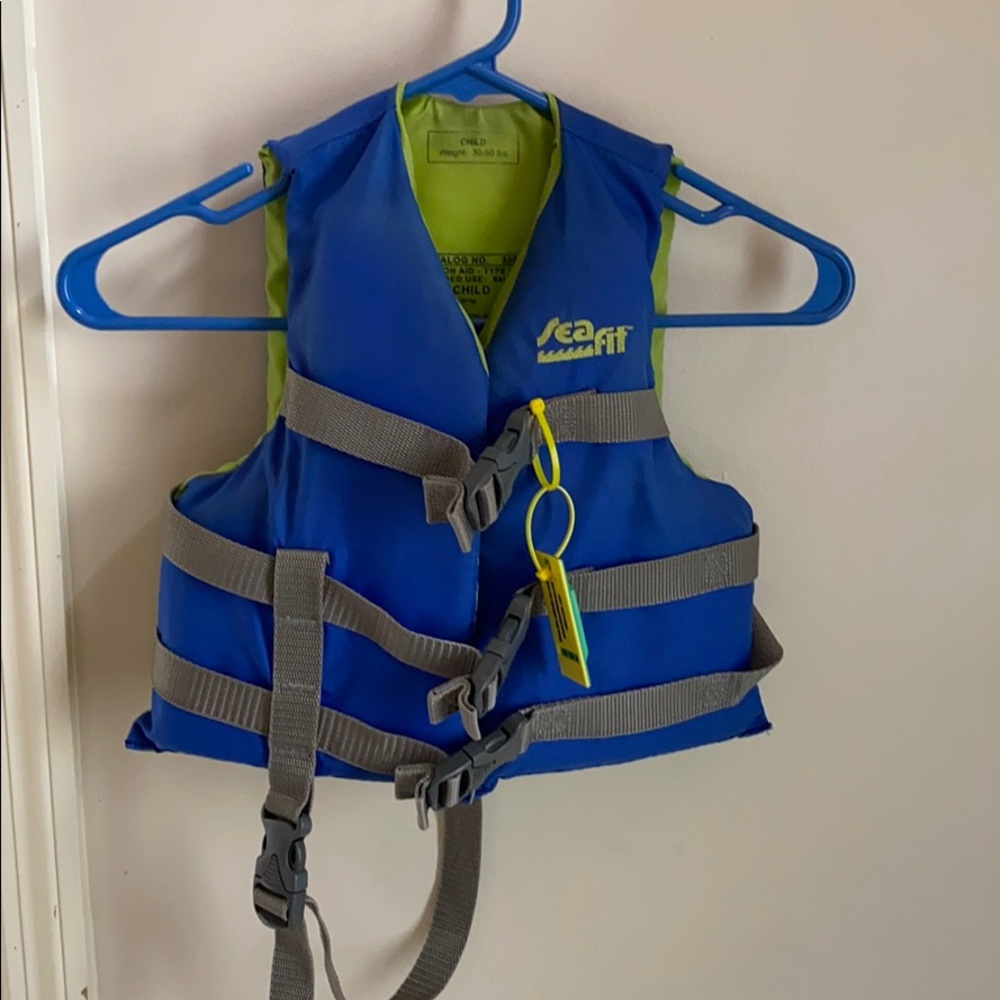 Child’s Ski Vest. Weight 30-50 lbs